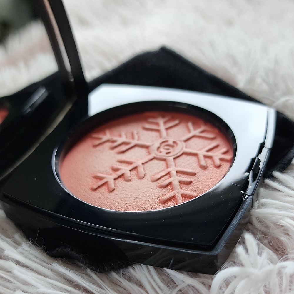CHANEL Les Beiges Winter Glow Blush - Coral - Picture 3 of 7
